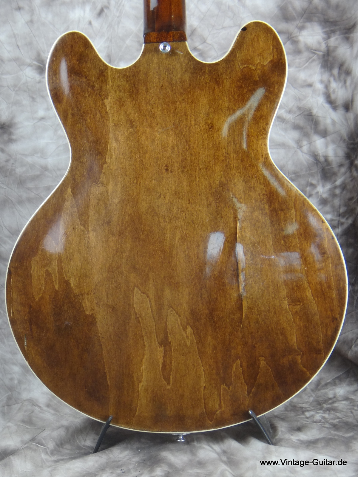 Gibson_ES-330-TD-walnut-1970-004.JPG