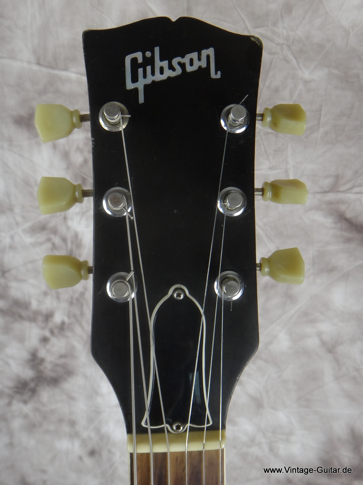 Gibson_ES-330-TD-walnut-1970-005.JPG