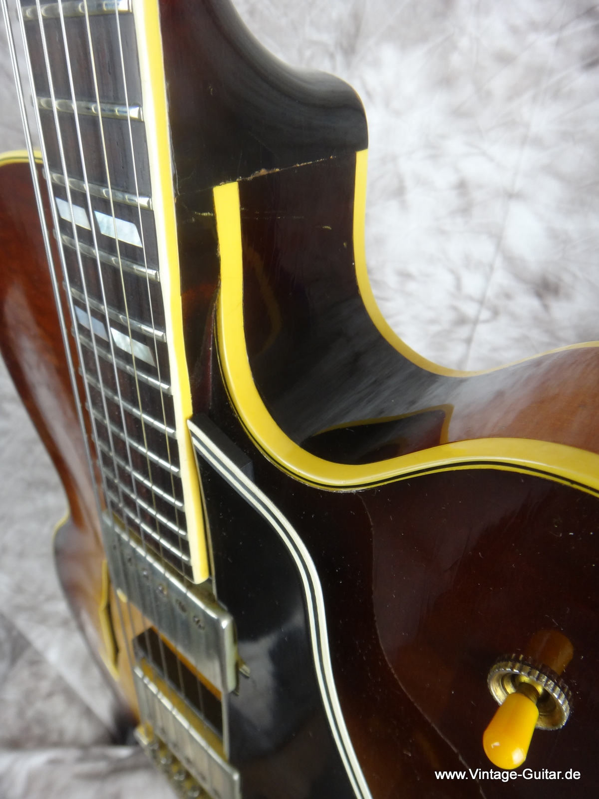Gibson-ES-350-T-1959-sunburst-016.JPG