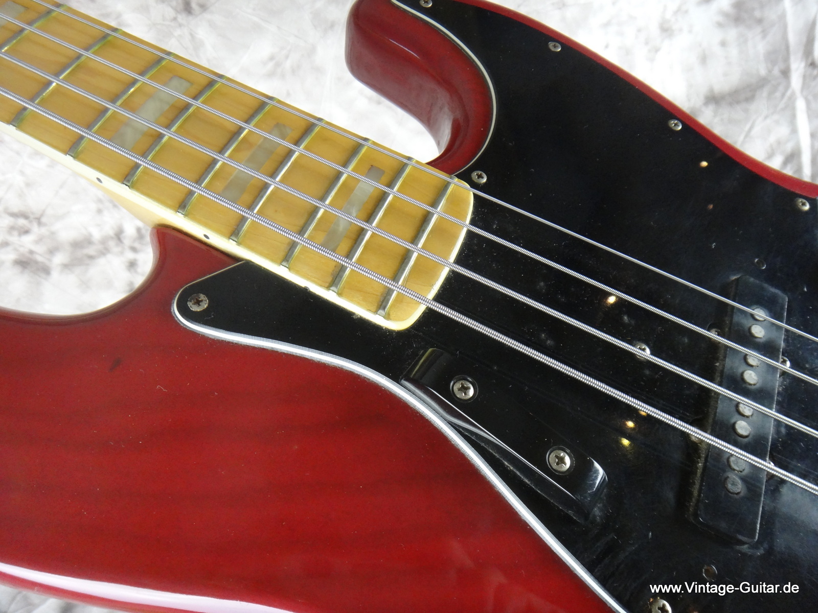 Fender_Jazzbass-1979-whine-009.JPG