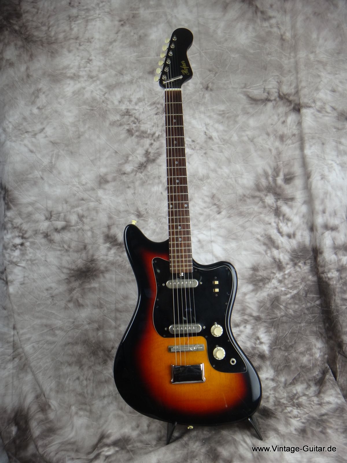 Hofner-Model-164-1962-001.JPG