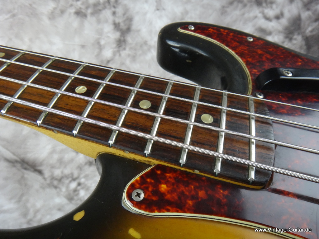 Fender-Precision_Bass_1968-012.JPG