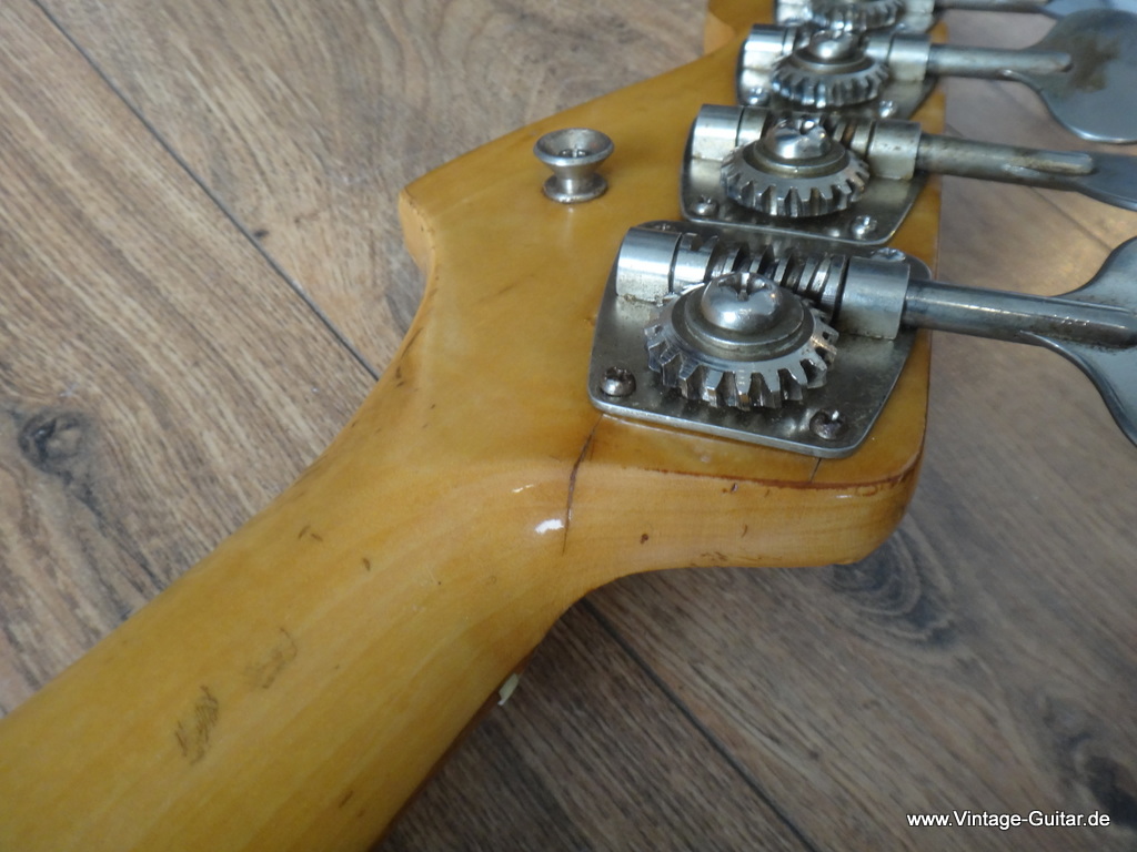 Fender-Precision_Bass_1968-013.JPG