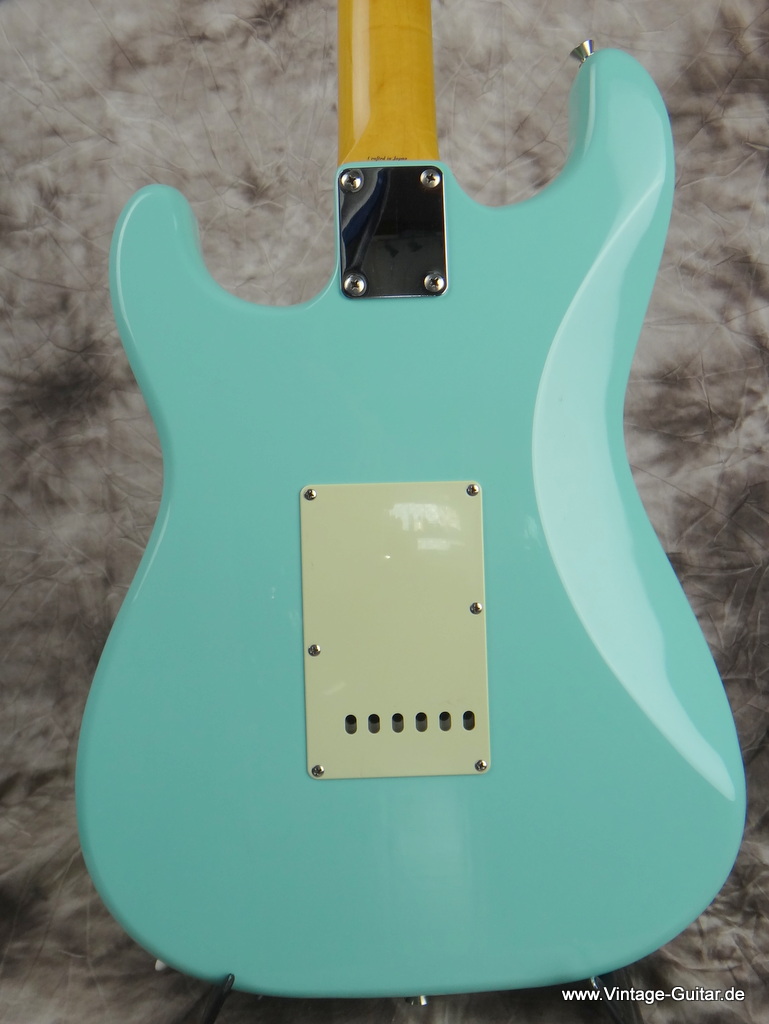 Fender_Stratocaster-Japan-1997-foam-green-004.JPG