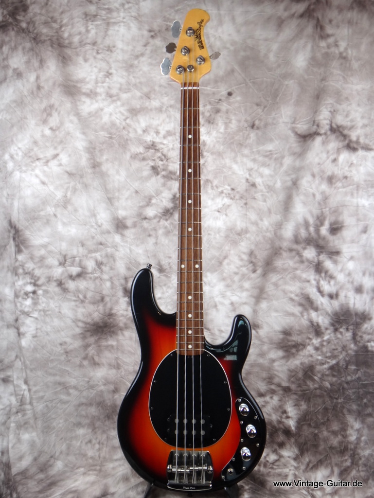 Musicman-Stingray_sunburst_1991-001.JPG