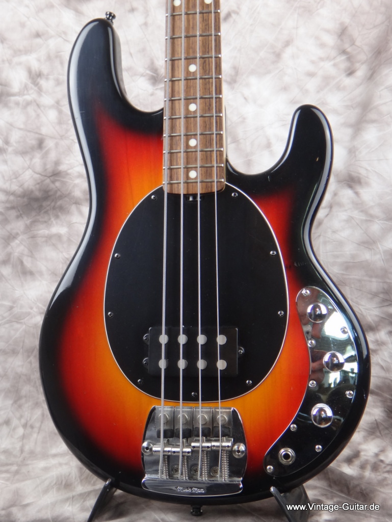 Musicman-Stingray_sunburst_1991-002.JPG