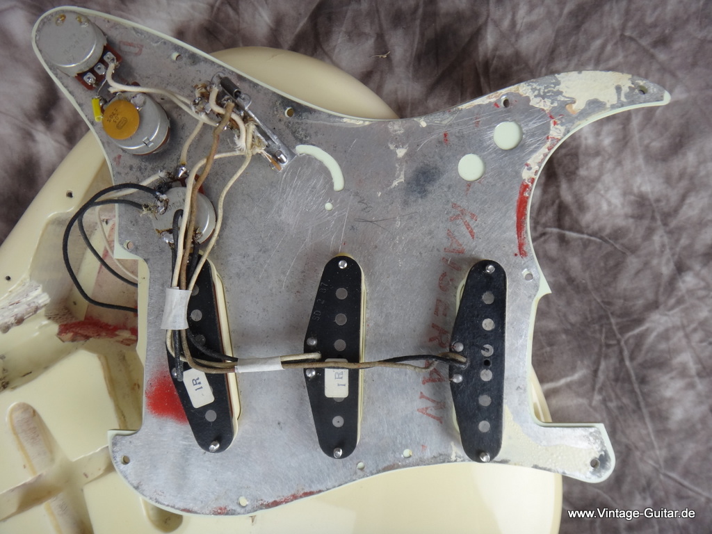 Fender_Stratocaster_1963-olympic-white-refinished-014.JPG