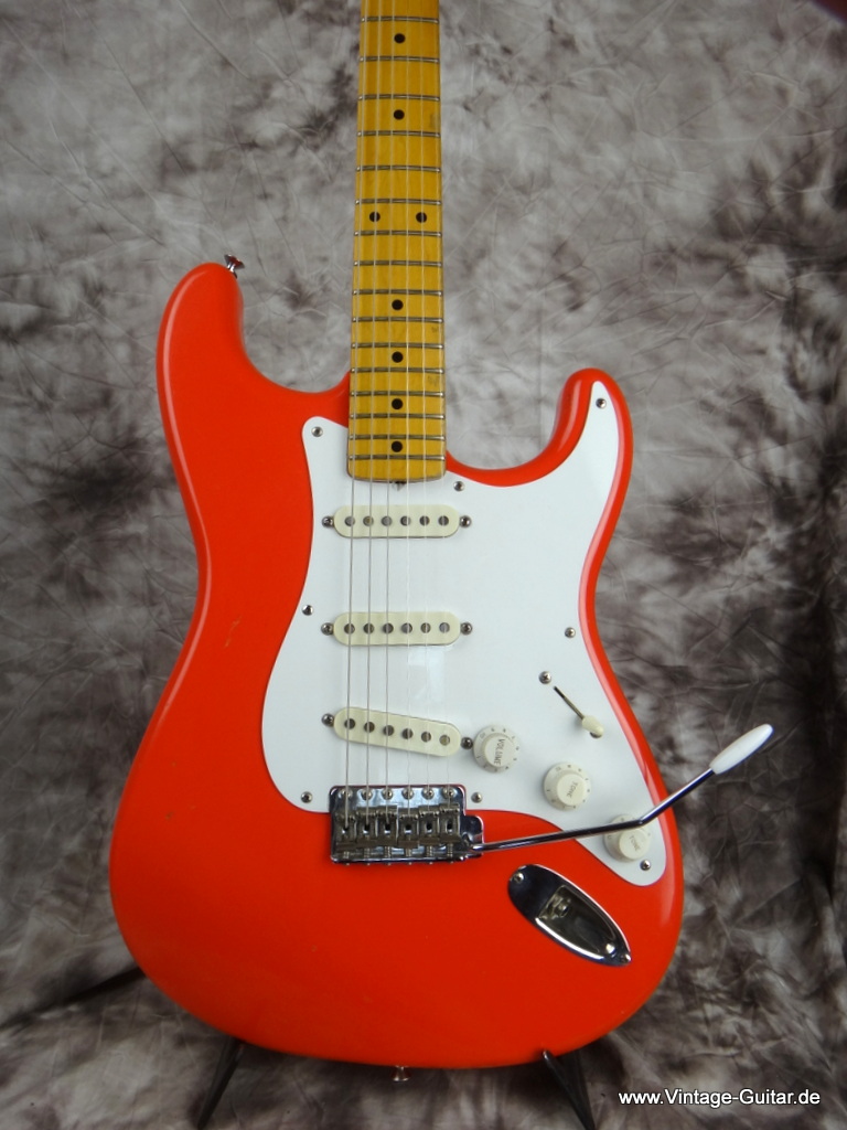 Fender_Squier_Stratocaster_1983-fiesta-red-002.JPG