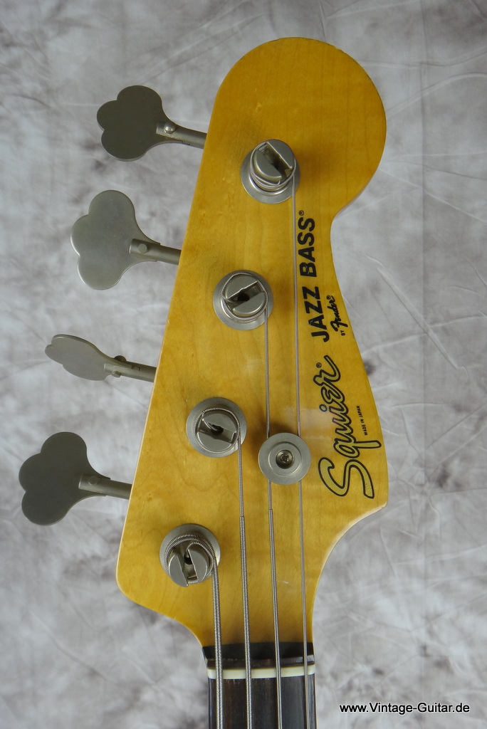Fender-Squier-Jazz-Bass-fiesta-red-Hollies-Eric-Haydock-005.JPG