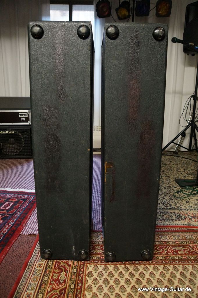 Marshall-1969-4x12-Speaker-Columns-1970-005.JPG