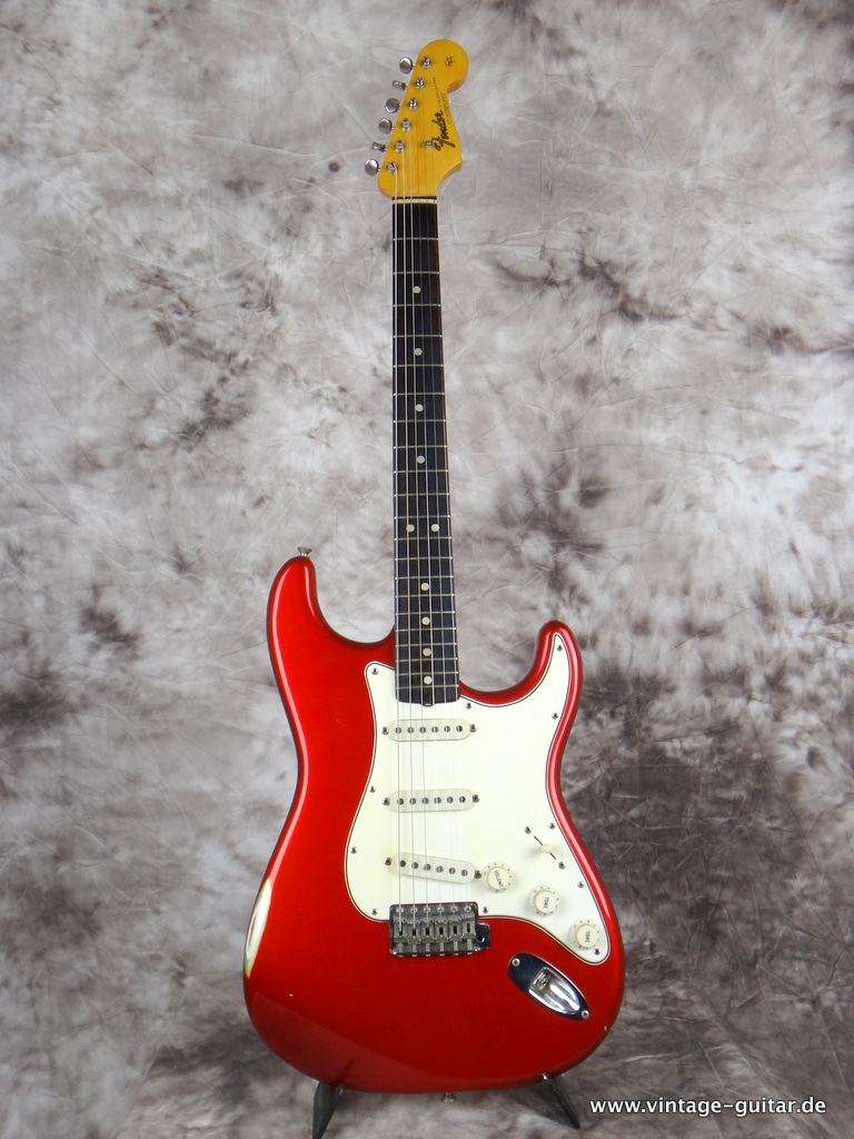 Fender_Stratocaster-1965_Candy-Apple-Red-001.JPG