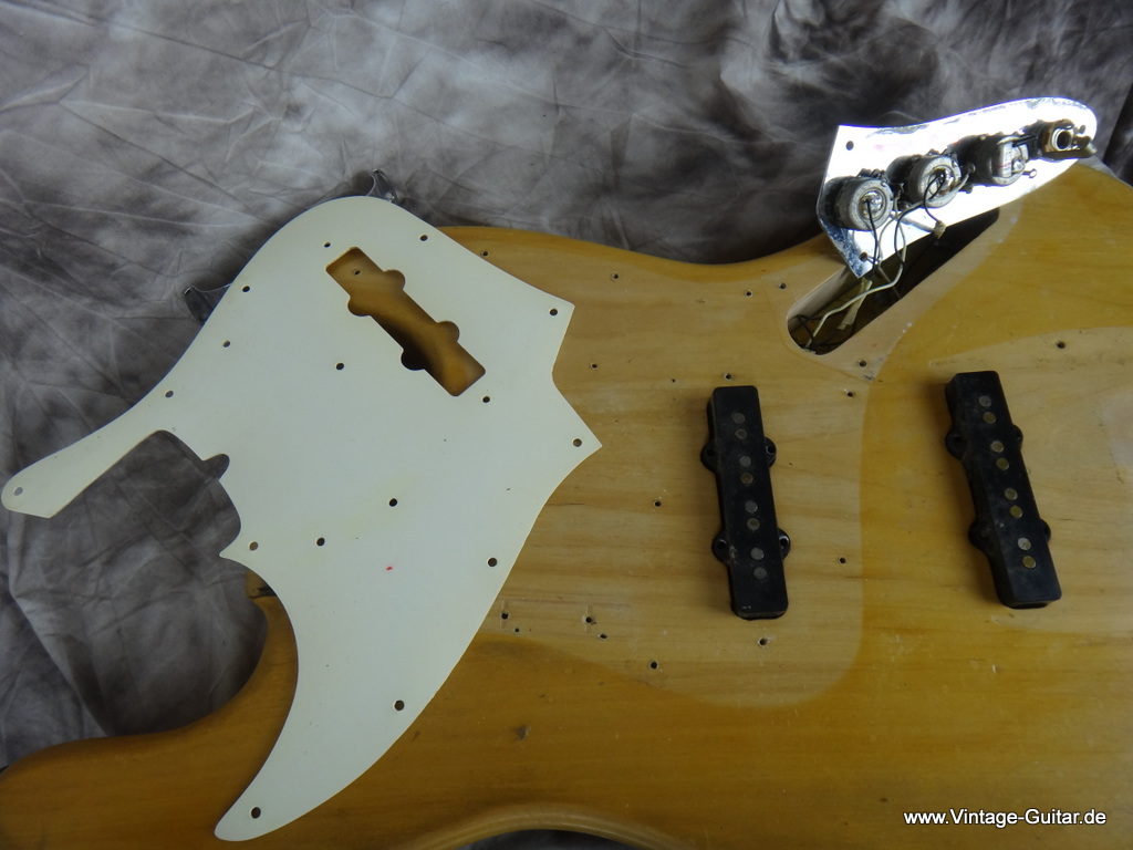 Jazz_Bass_Fender-1971_stipped-natural-010.JPG