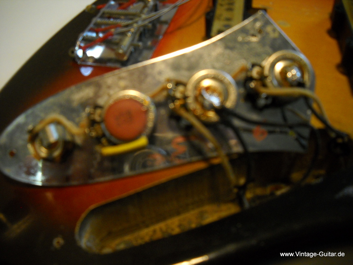 Fender_Jazz_Bass-1965-sunburst-L-series-015.JPG