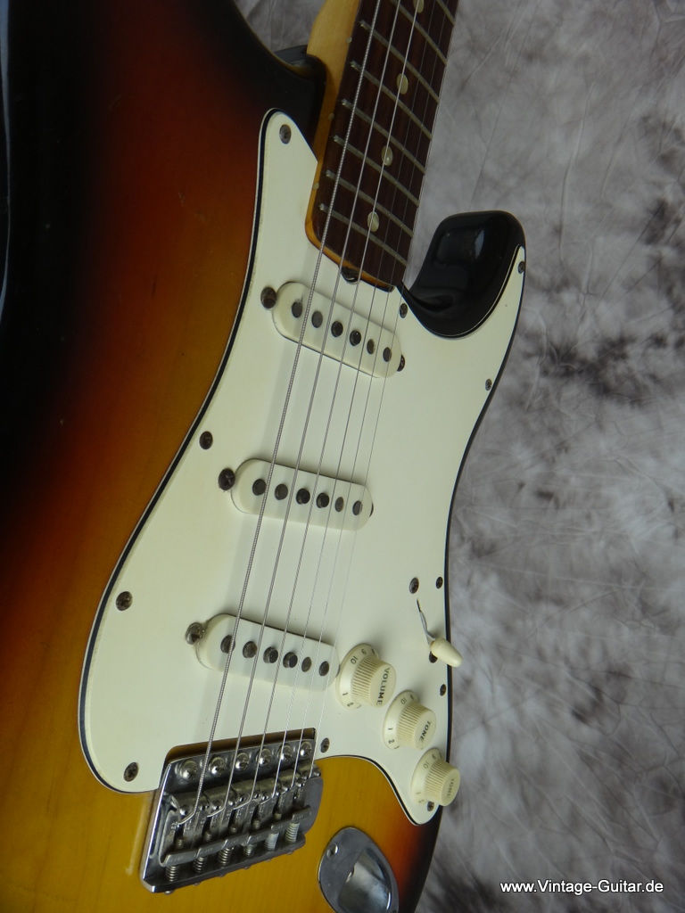 Fender-Stratocaster_1970_sunburst-all-original-009.JPG