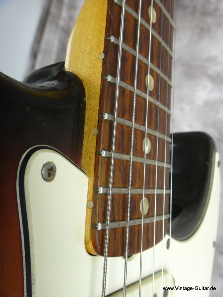 Fender-Stratocaster_1970_sunburst-all-original-010.JPG