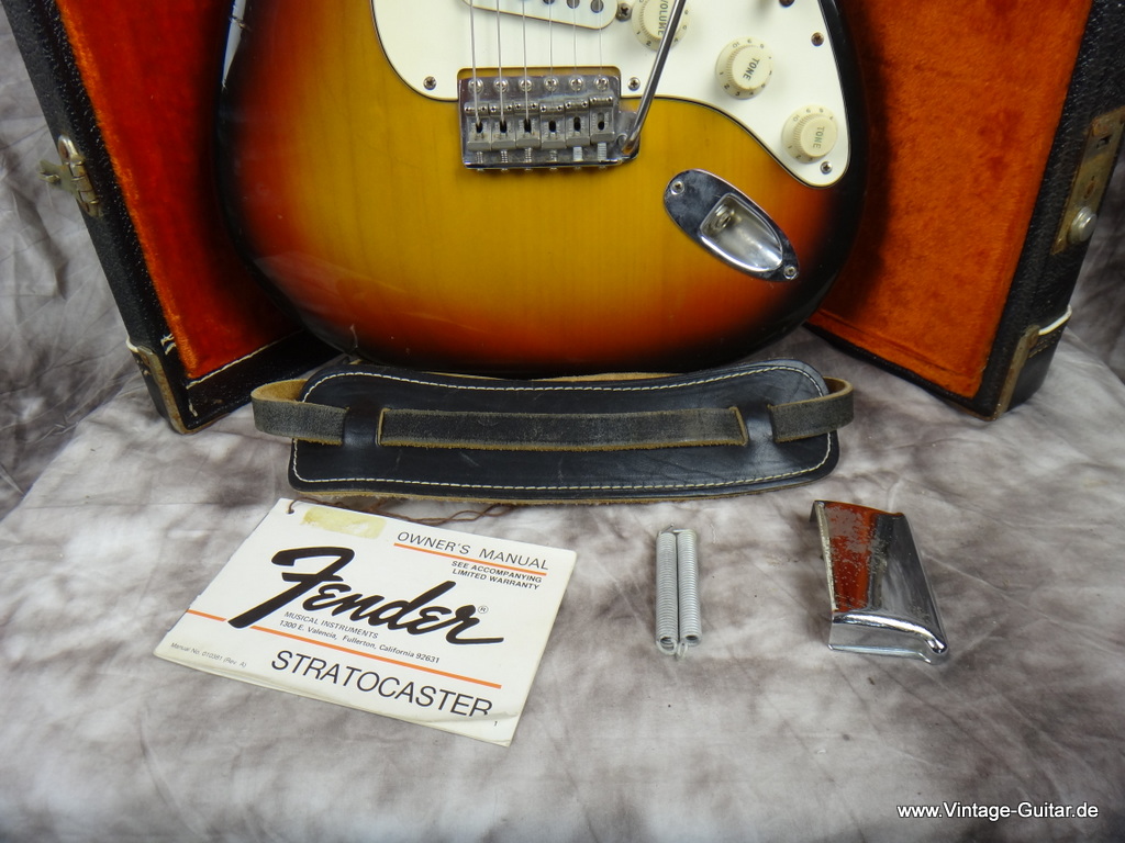 Fender-Stratocaster_1970_sunburst-all-original-027.JPG