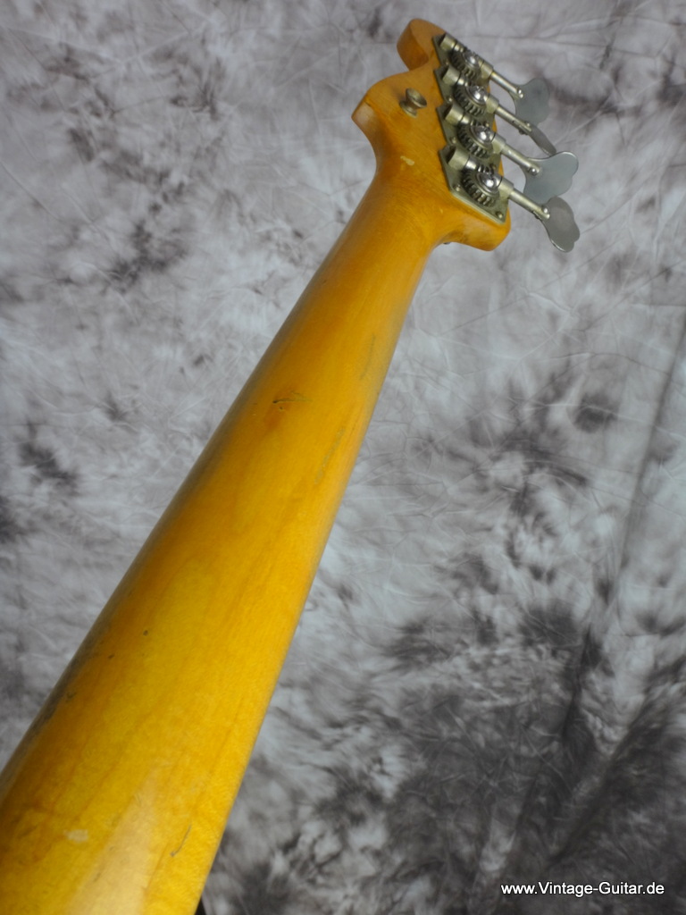Fender-Precision-sunburst_bass_1966-007.JPG