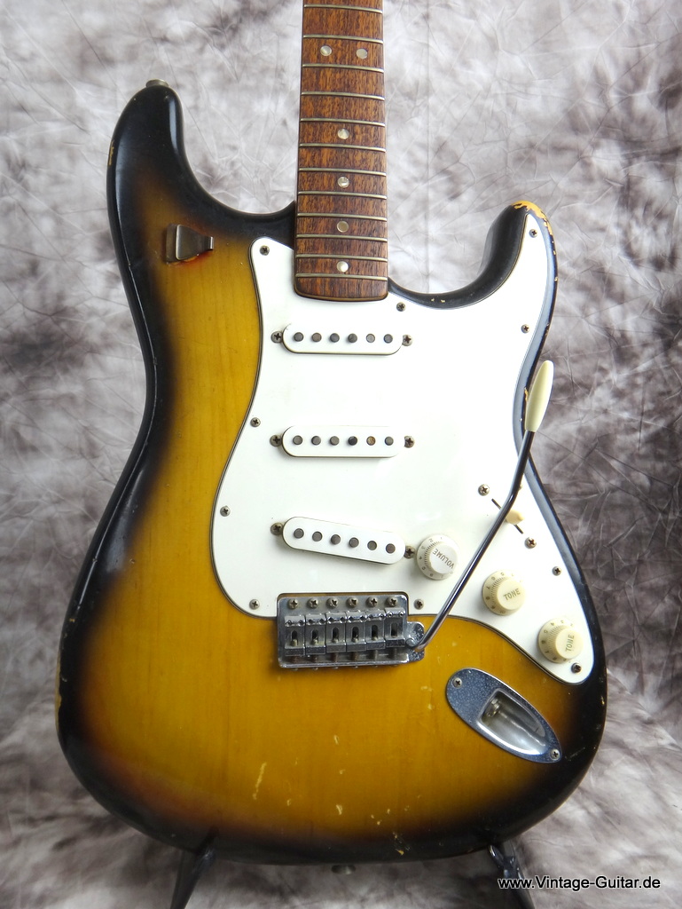 Fender-Stratocaster_sunburst_1973_3-002.JPG