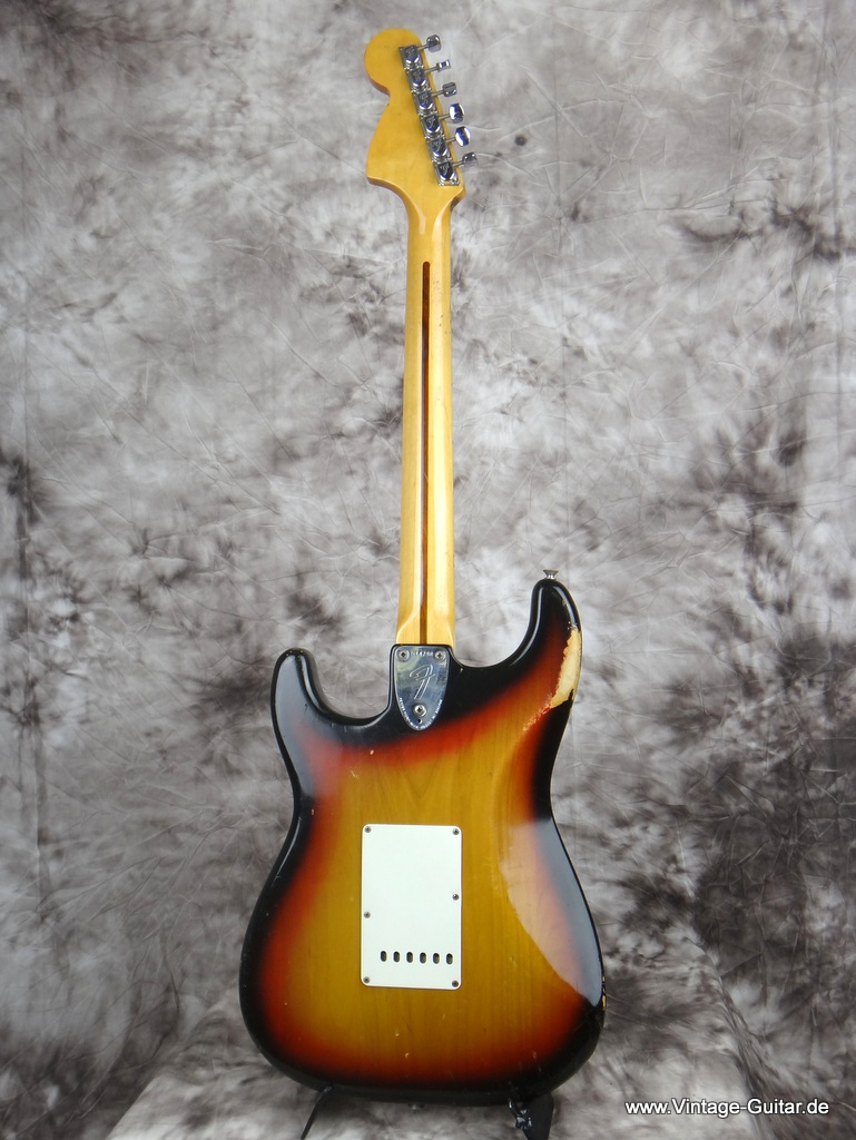 Fender-Stratocaster_sunburst_1973_3-003.JPG