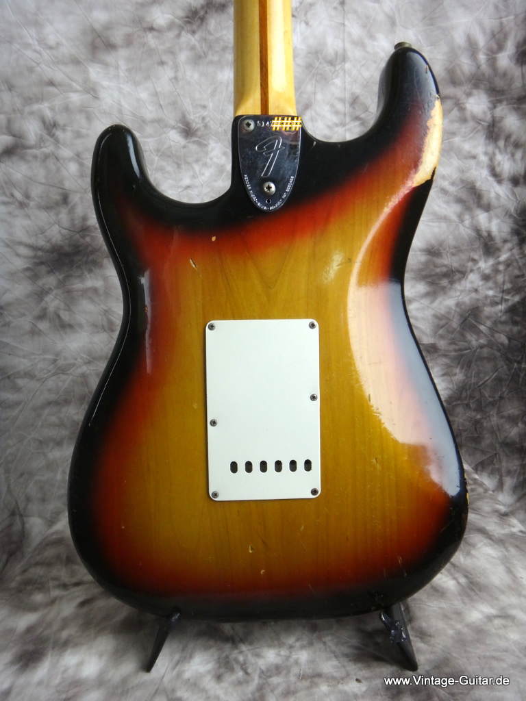 Fender-Stratocaster_sunburst_1973_3-004.JPG