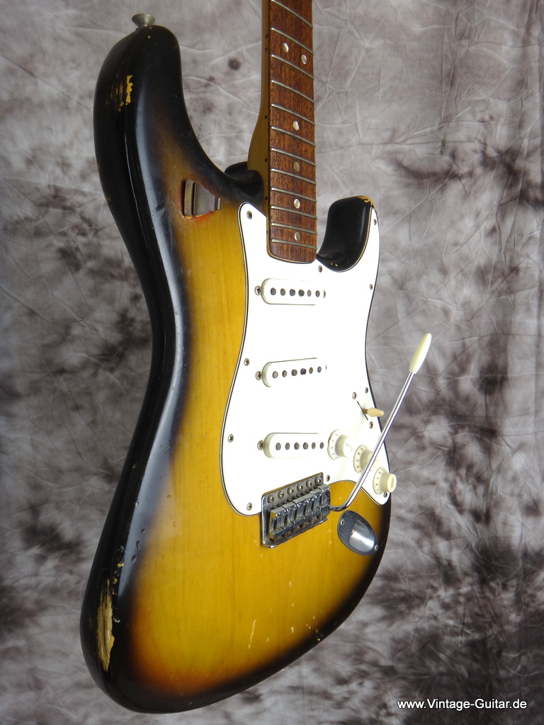 Fender-Stratocaster_sunburst_1973_3-009.JPG