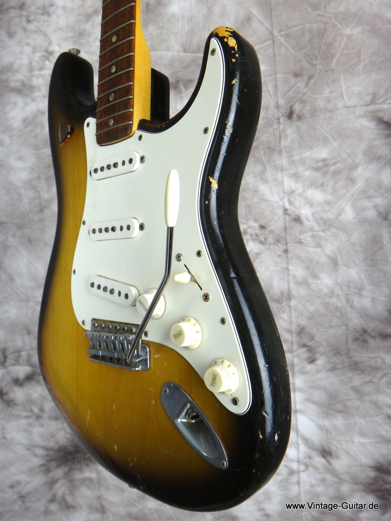 Fender-Stratocaster_sunburst_1973_3-010.JPG