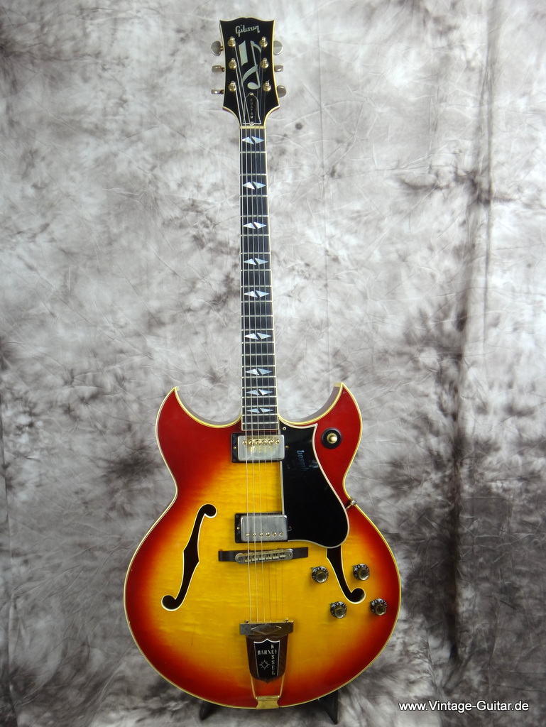 Gibson-Barney_Kessel_Custom_1966-001.JPG