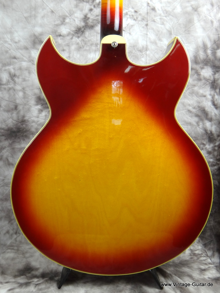 Gibson-Barney_Kessel_Custom_1966-004.JPG