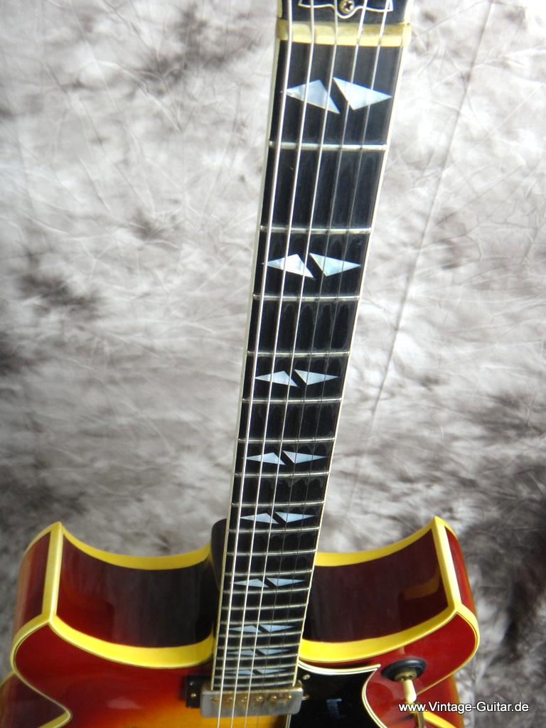 Gibson-Barney_Kessel_Custom_1966-007.JPG