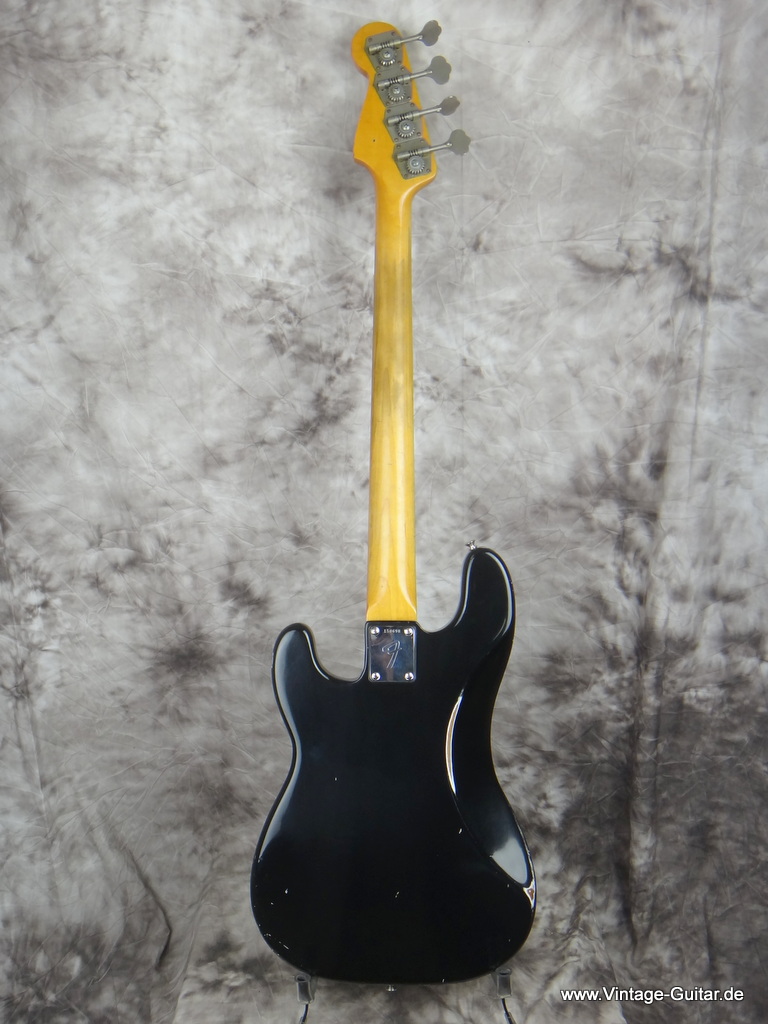 Fender_Precision_Bass-1966-black-006.JPG