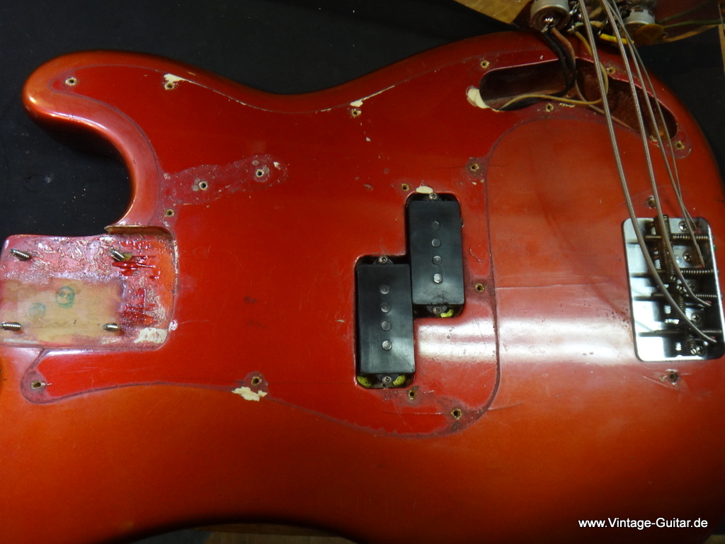 Fender_Precision-Bass-Candy-Apple-Red-1966-015.JPG