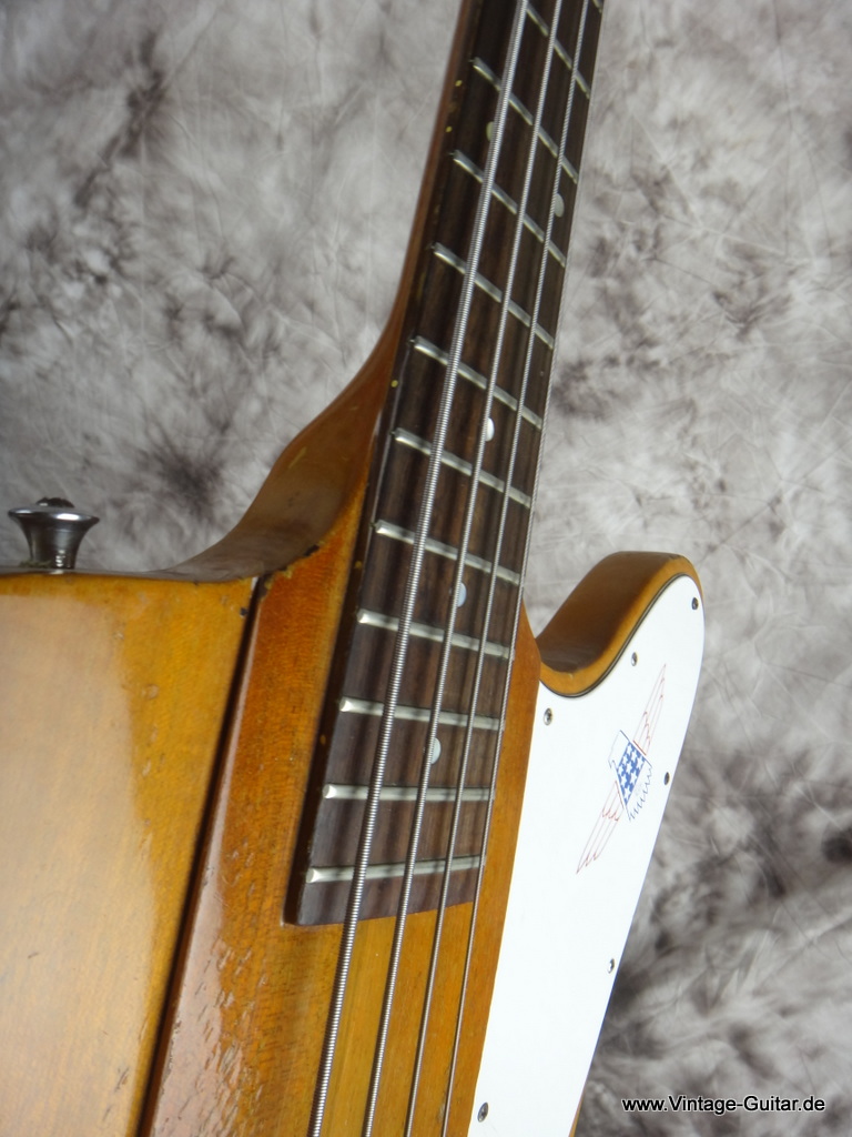 Gibson_Thunderbird_Bass_1976-009.JPG
