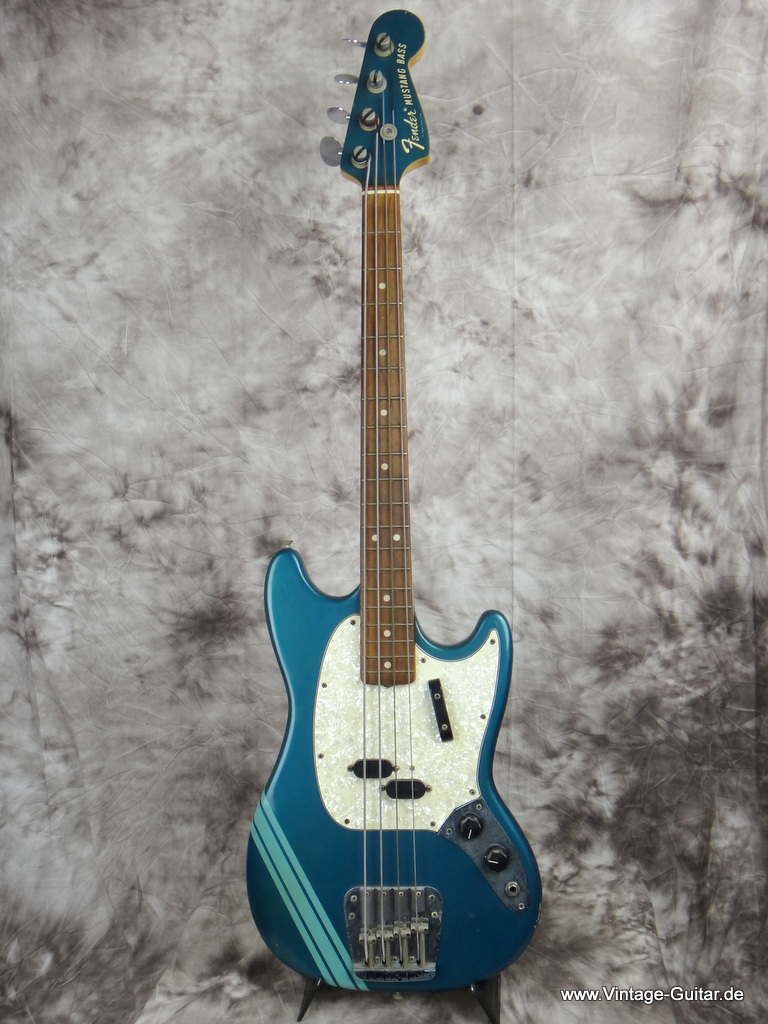 Fender_Mustang_Bass-lake-placid-blue-1968-001.JPG
