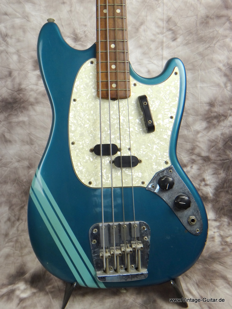 Fender_Mustang_Bass-lake-placid-blue-1968-002.JPG