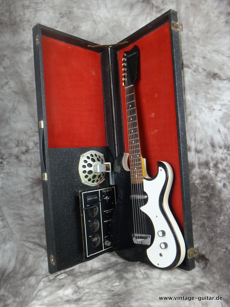 Danelectro-Silvertone-Amp-in-Case-007.JPG