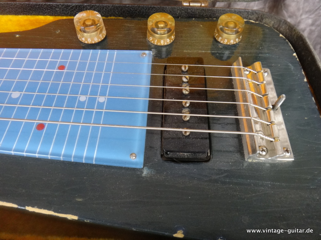 Gibson-Lapsteel-1952-royal-blue-005.JPG