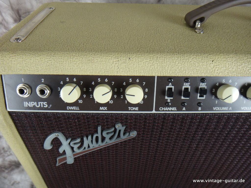 Fender_Dual-Professional-Custom-Shop-White-Tolex-003.JPG