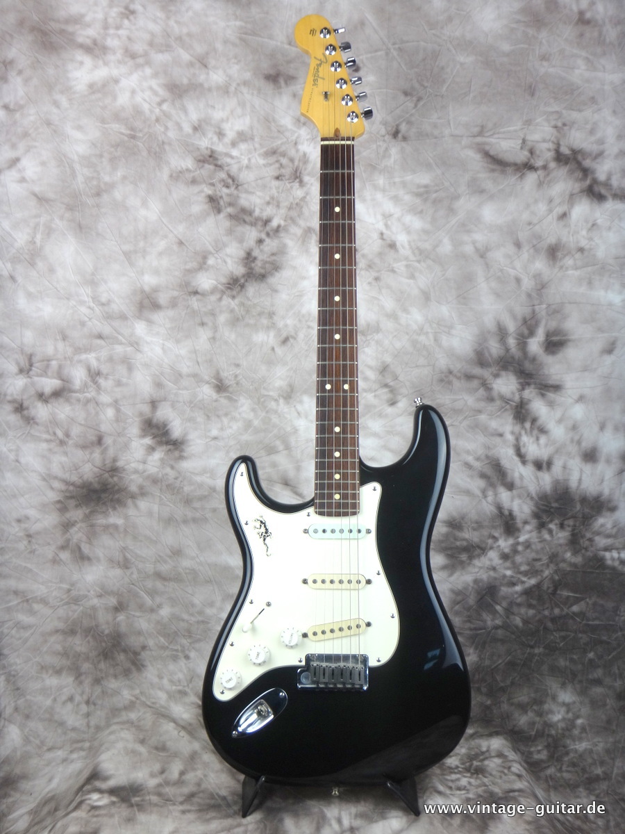 Stratocaster-fender-lefthand-black-USA-2001-duncan-amber-001.JPG