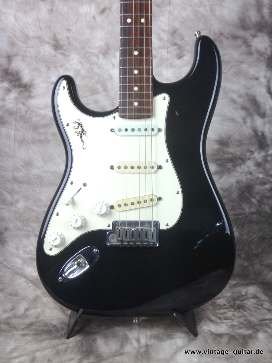 Stratocaster-fender-lefthand-black-USA-2001-duncan-amber-003.JPG