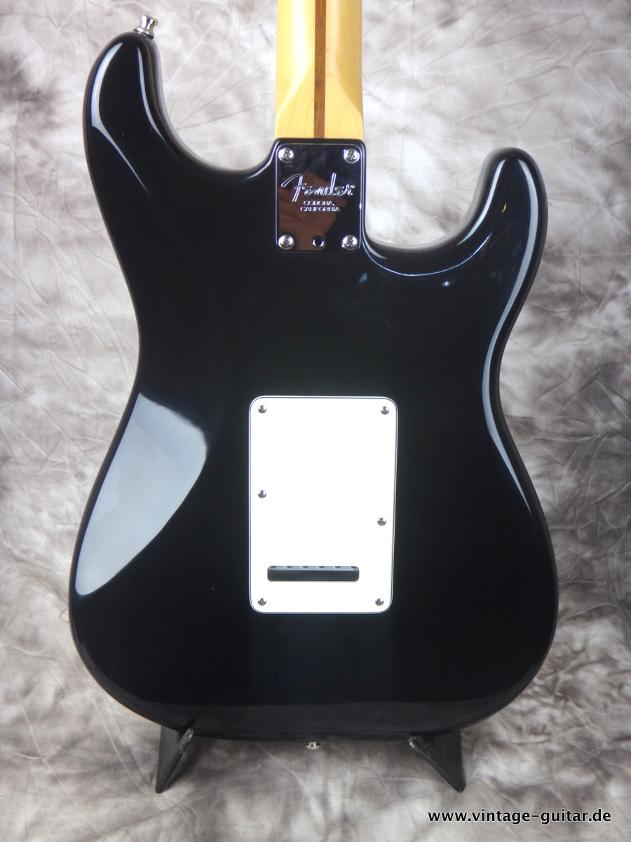 Stratocaster-fender-lefthand-black-USA-2001-duncan-amber-008.JPG