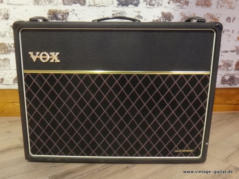 Vox-AC-30-1975-Celestions-001.JPG