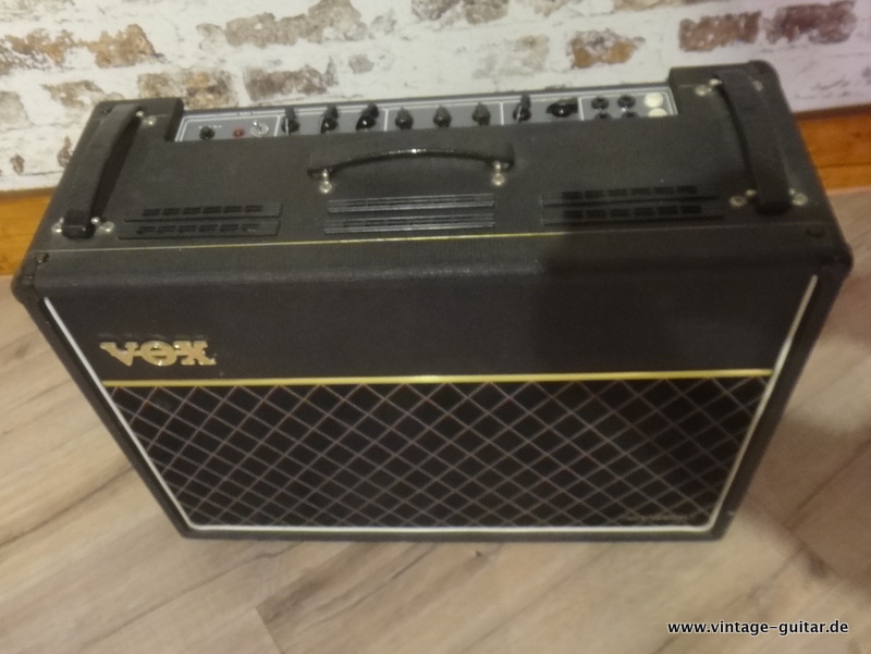 Vox-AC-30-1975-Celestions-002.JPG