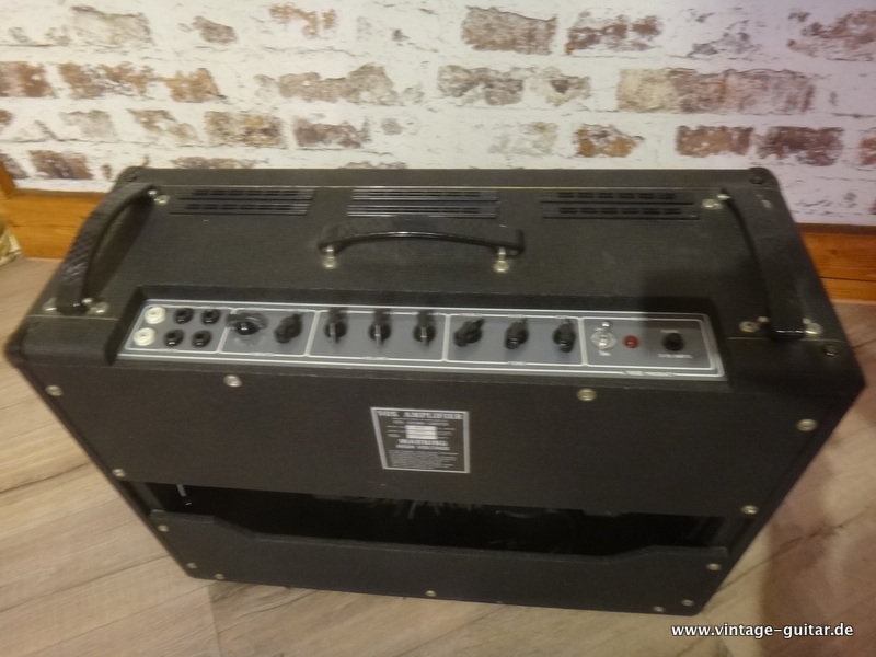 Vox-AC-30-1975-Celestions-004.JPG