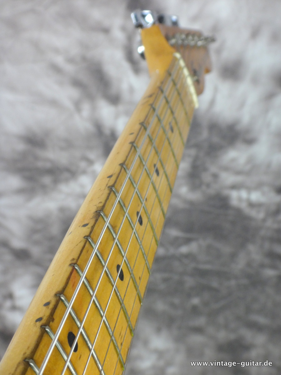 Fender_telecaster-thinline-1972-widerange-humbucker-sunburst_001-009.JPG