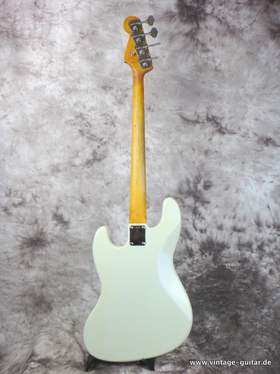 Fender-Jazz-Bass_olympic_white-refinished-matching-headstock-1962-004.JPG