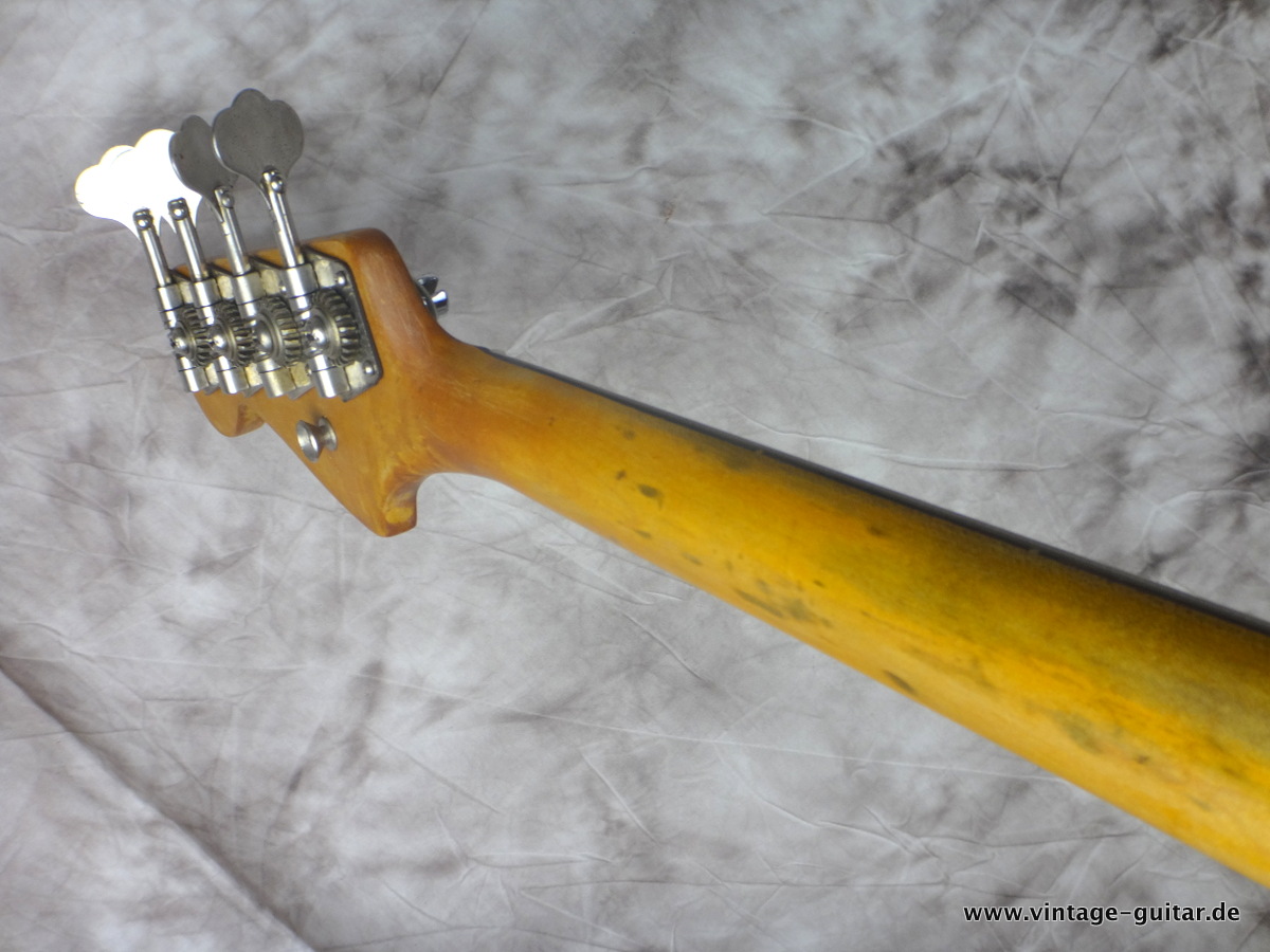 Fender-Jazz-Bass_olympic_white-refinished-matching-headstock-1962-010.JPG