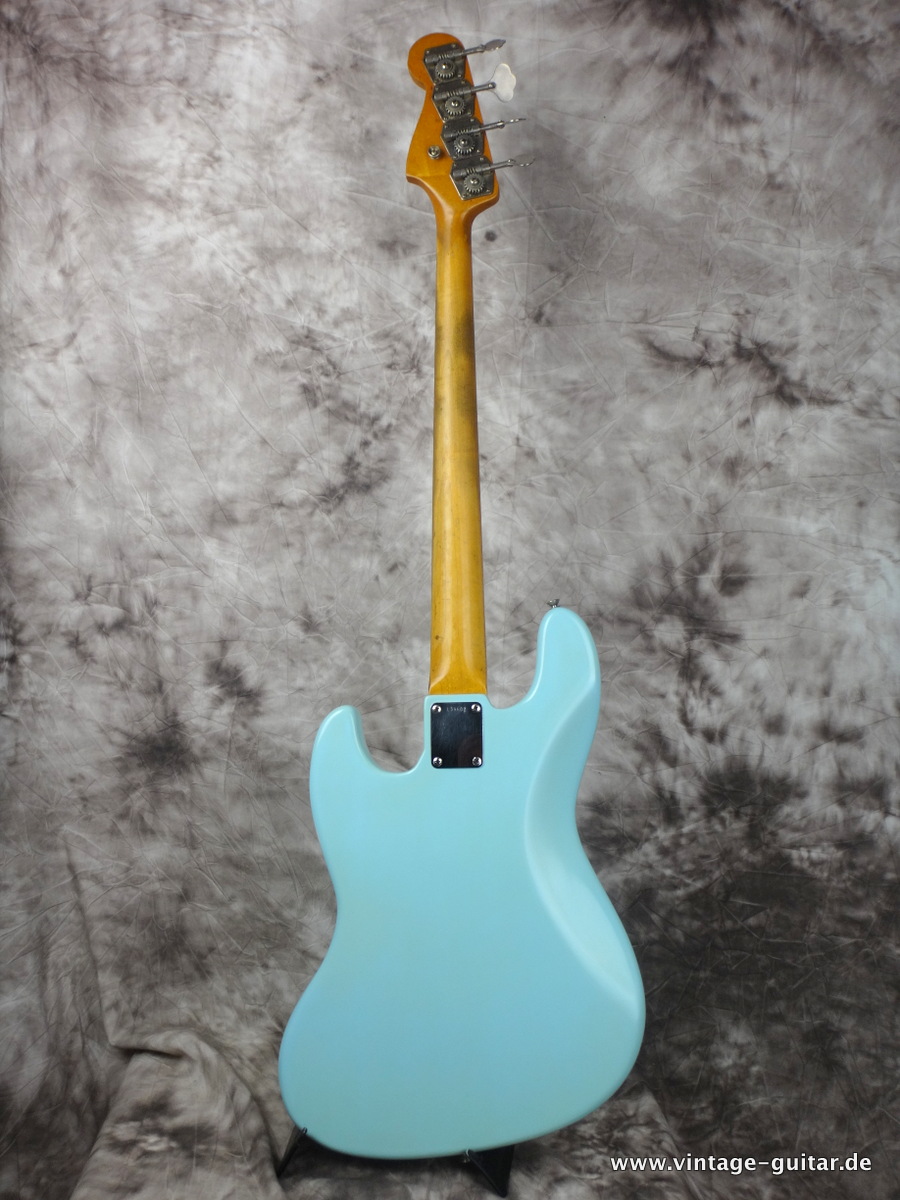 Fender_Jazz-Bass-matching-headstock-sonic-blue-1964-case-brown-refinished-004.JPG
