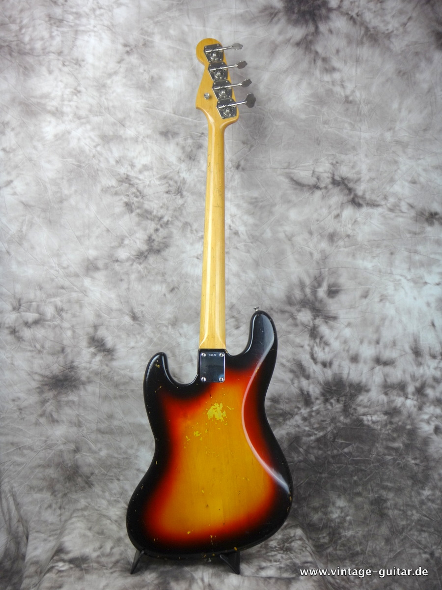 Fender_Jazz-Bass-1962-sunburst-original-case-004.JPG