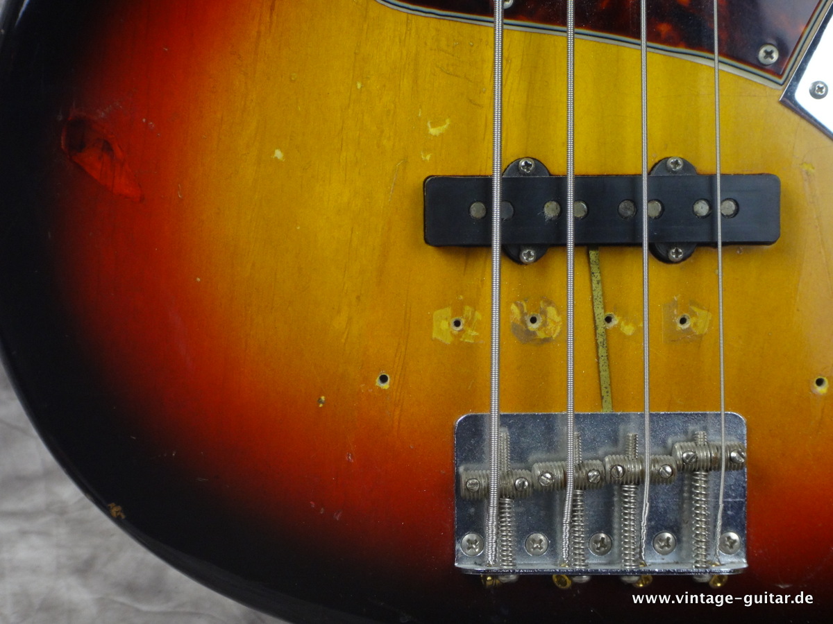 Fender_Jazz-Bass-1962-sunburst-original-case-008.JPG