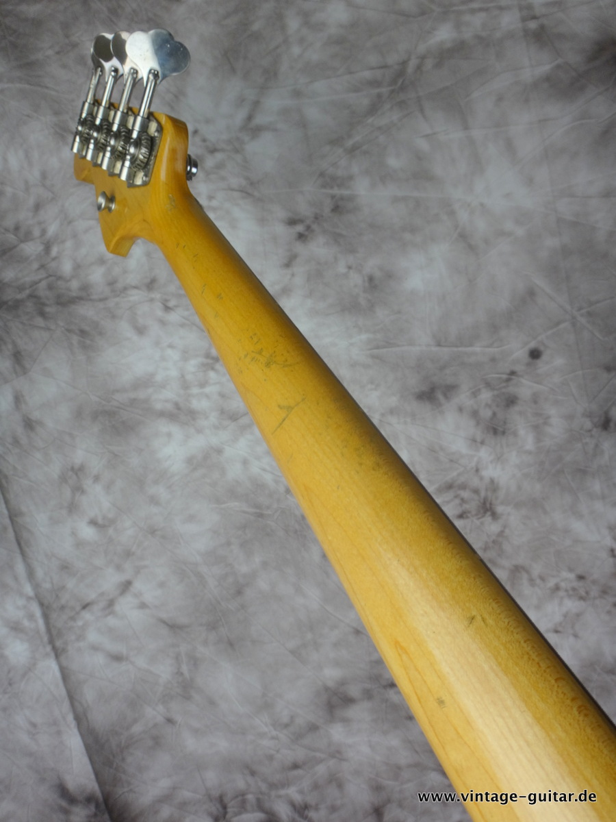 Fender_Jazz-Bass-1962-sunburst-original-case-011.JPG